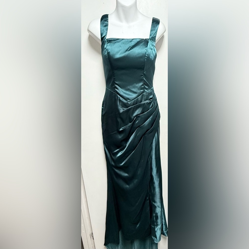 Elegant Teal Satin Evening Gown Size 6 - Picture 2 of 11